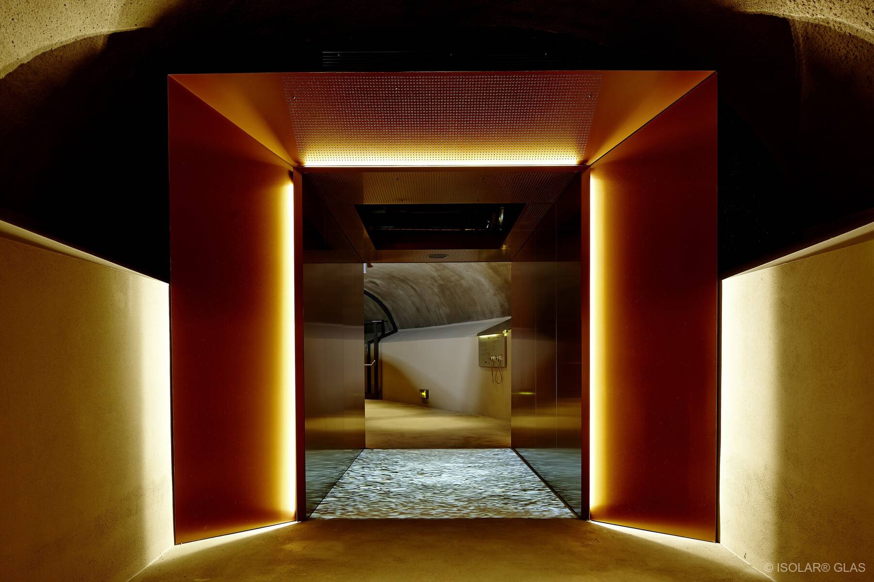 ISOLAR ARDOREX® fire-resistant glass at Altena Castle provides reliable fire protection while blending seamlessly into the historic appearance of the landmark building.