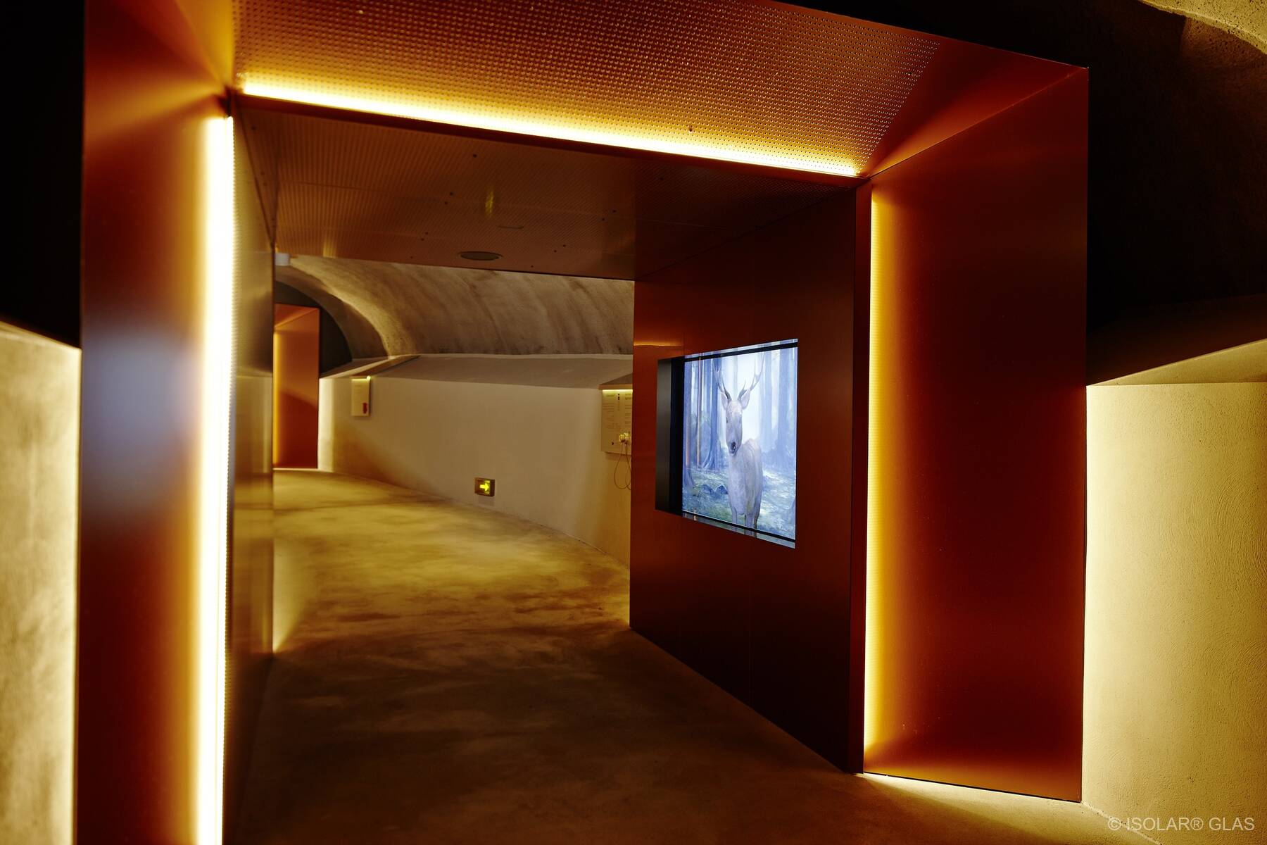 Altena Castle combines historic building fabric with innovative ISOLAR ARDOREX® fire-resistant glass, harmoniously uniting safety and aesthetics.