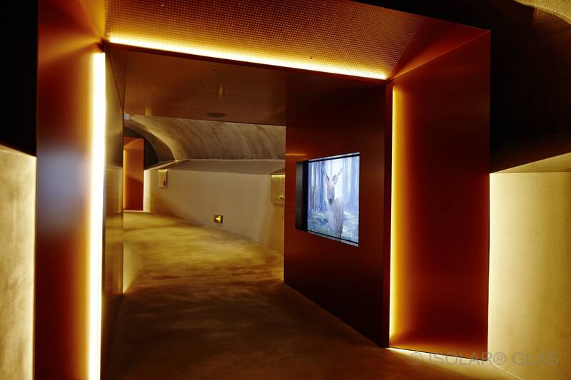 Altena Castle combines historic building fabric with innovative ISOLAR ARDOREX® fire-resistant glass, harmoniously uniting safety and aesthetics.