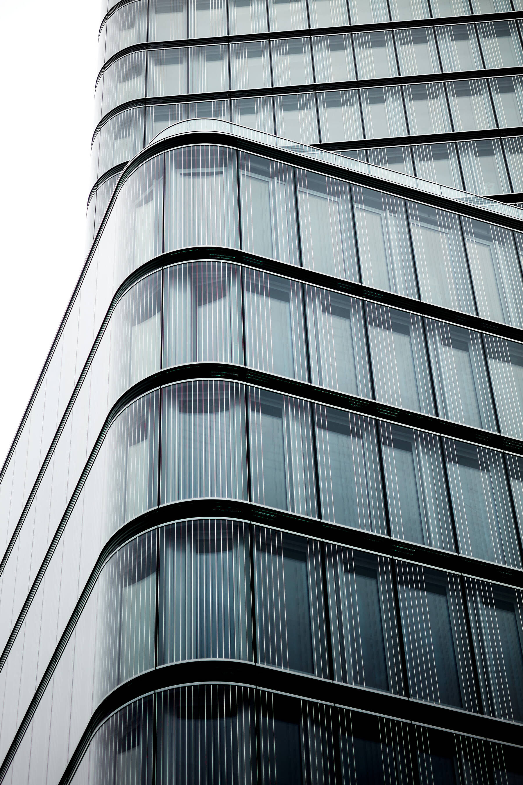 Inside the Porsche Design Tower, ISOLAR glass ensures maximum transparency, energy efficiency, and architectural quality—a true statement of modern glass facade technology.